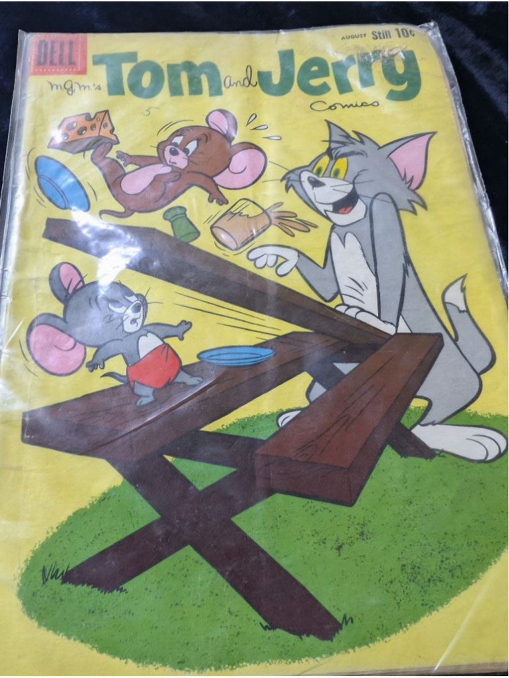 Unisex Dell Tom and Jerry Comics comic book One Size Yellow Green